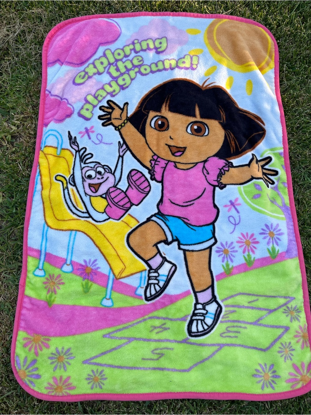 2011 Dora the Explorer Plush Kids Blanket - Pink, Blue, Green